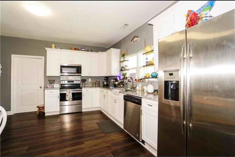 434 Clearwater St - Photo 3 of 10