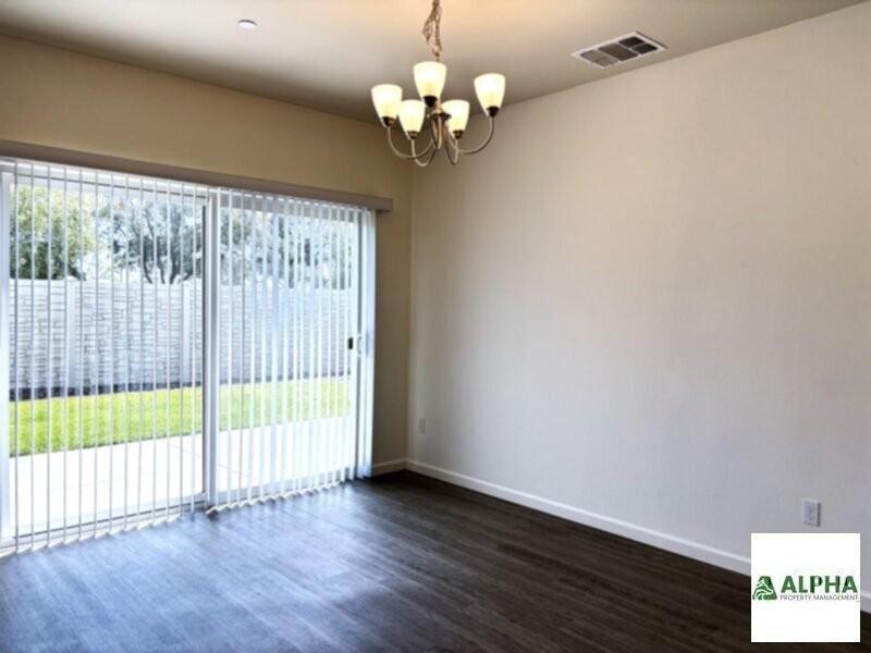 1020 Baywood Greens Dr - Photo 4 of 13