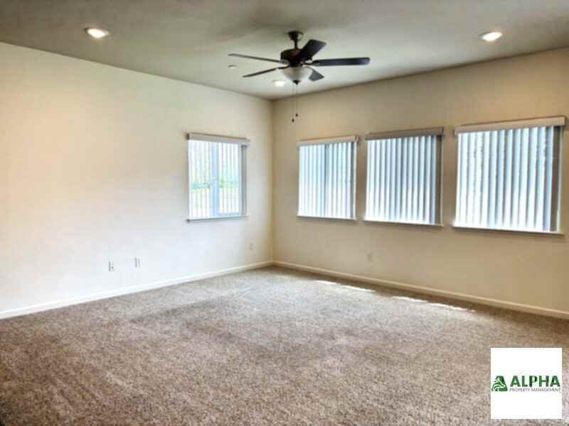 1020 Baywood Greens Dr - Photo 5 of 13