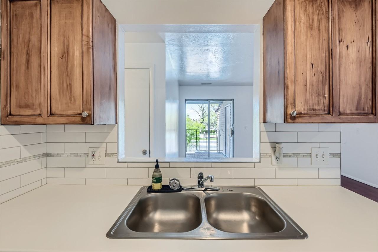 4110 S Oak Meadows Dr #31 - Photo 6 of 17