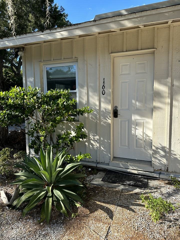 160 Garden Ln - Photo 2 of 19