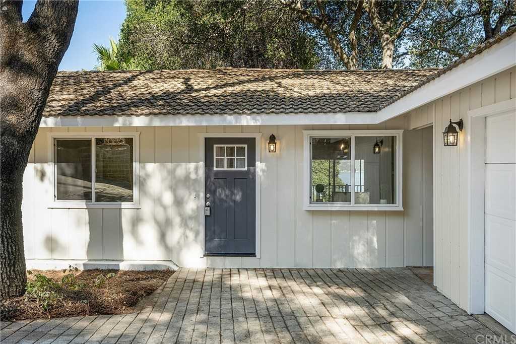 3015 S Lake Dr #NA - Photo 3 of 17