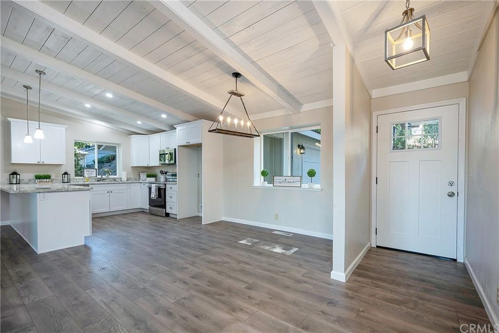3015 S Lake Dr #NA - Photo 4 of 17