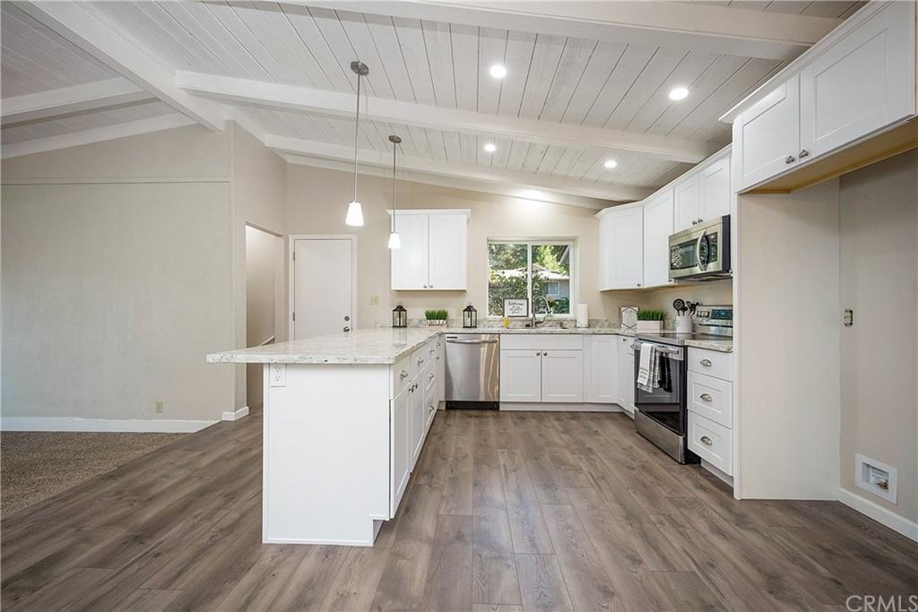 3015 S Lake Dr #NA - Photo 5 of 17