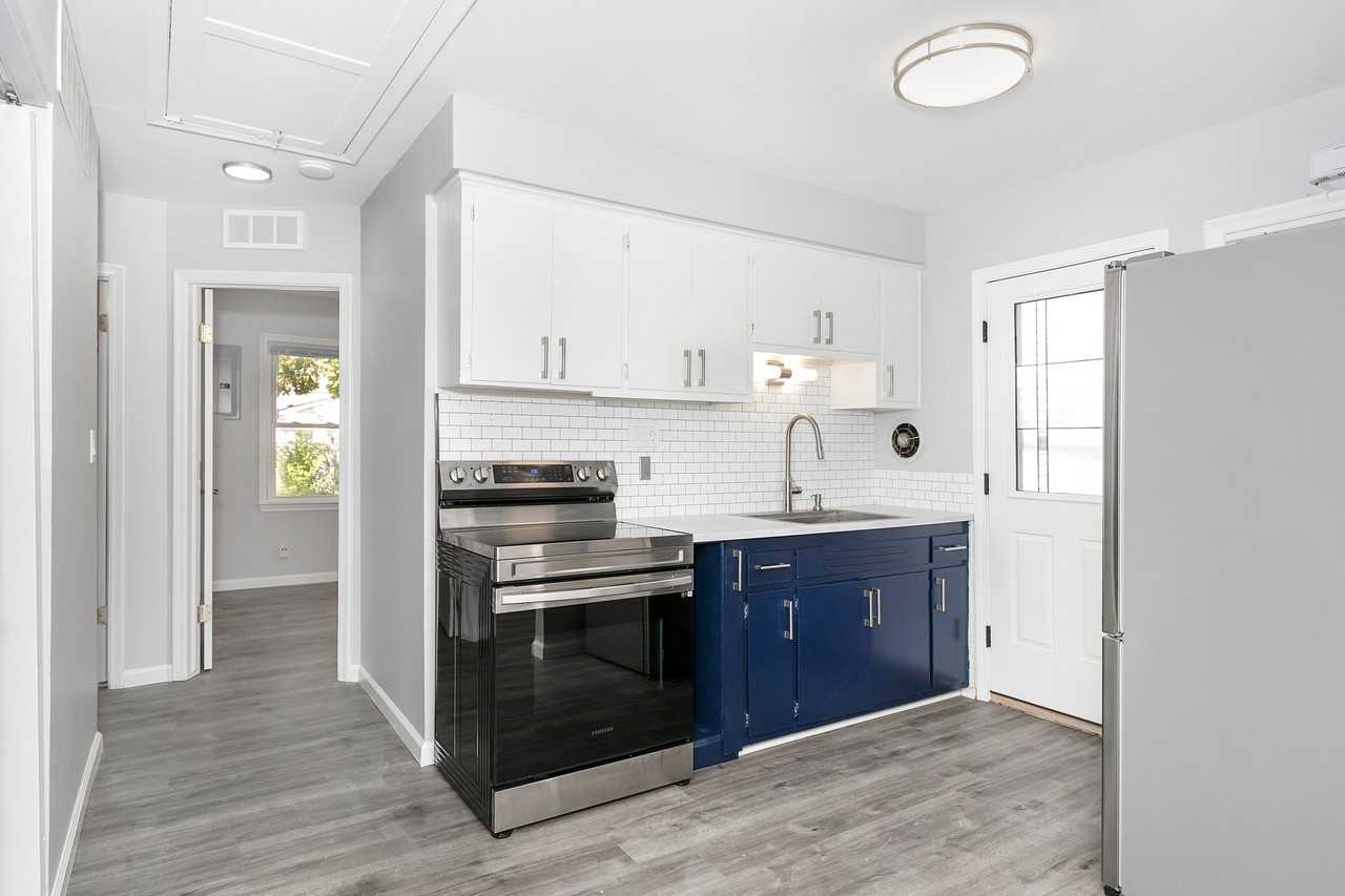 127 E Hazelhurst St #127 - Photo 7 of 25