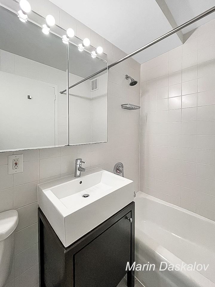 East 14th Street #3A - Photo 5 of 6