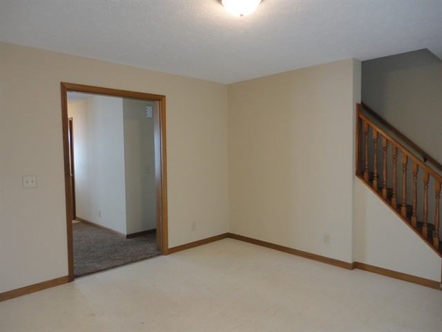 240 Mitchell Ct - Photo 2 of 15