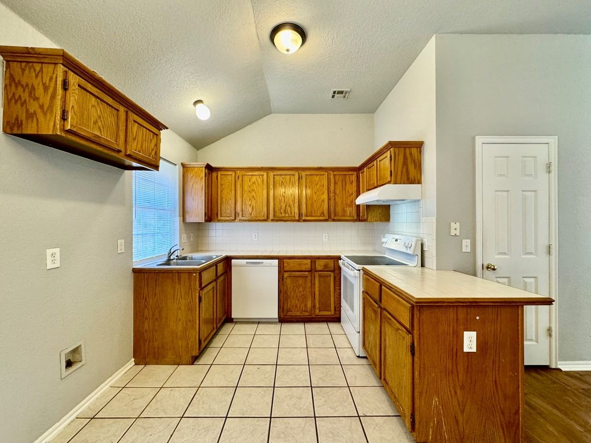 633 Nw 121st St #1 - Photo 6 of 23