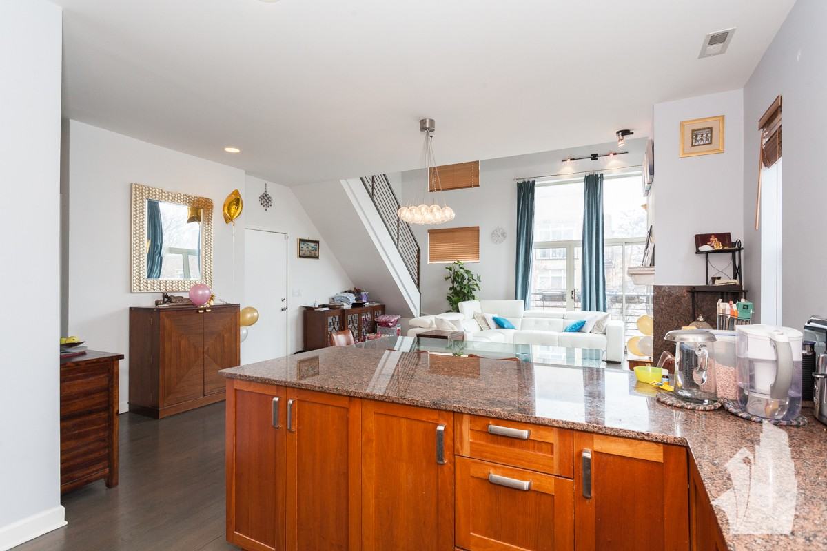 3355 N Hamilton Ave #A - Photo 6 of 31