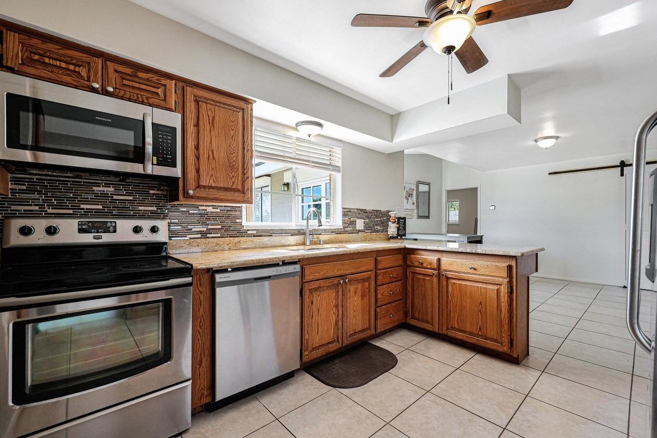 N Miller St - Photo 3 of 17