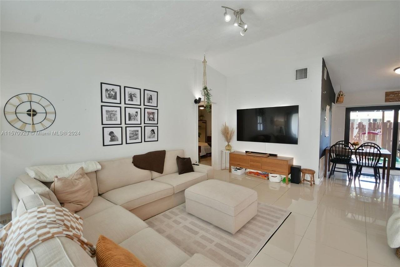 12236 Sw 113th Ln - Photo 2 of 8