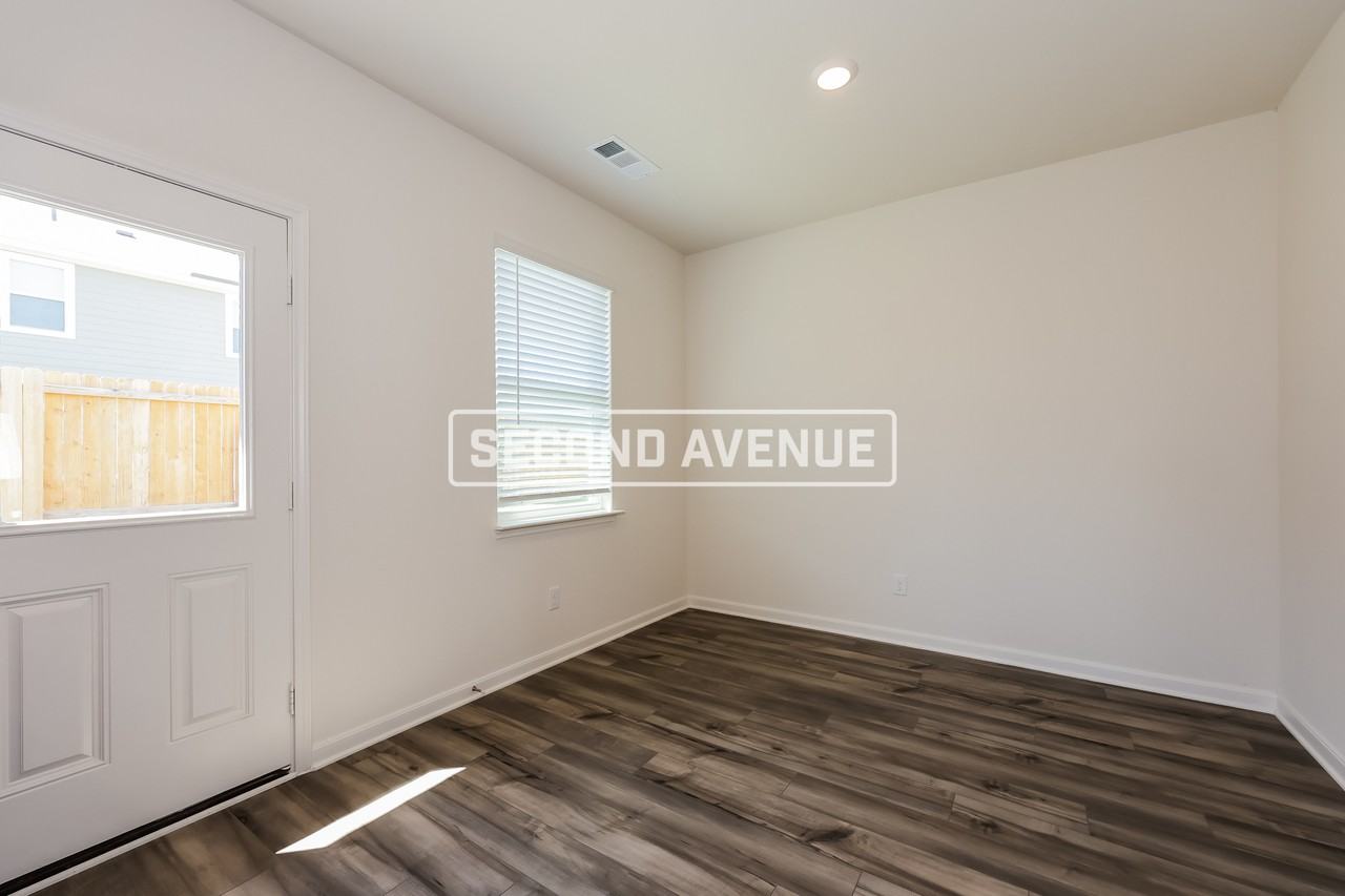 1329 Woodwinds Dr - Photo 6 of 23