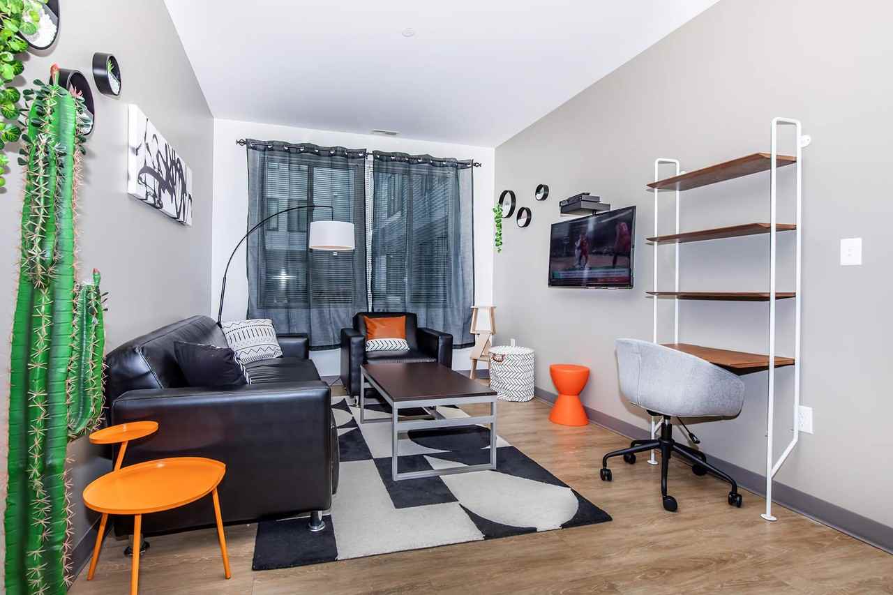 The 50/50 - Photo 2 of 61