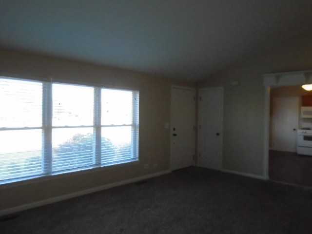 1104 Cottonwood Ln - Photo 3 of 15