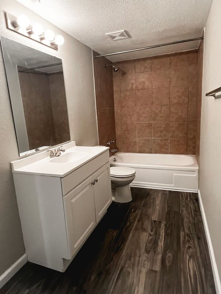 Chatsworth Apartments - Photo 5 of 22