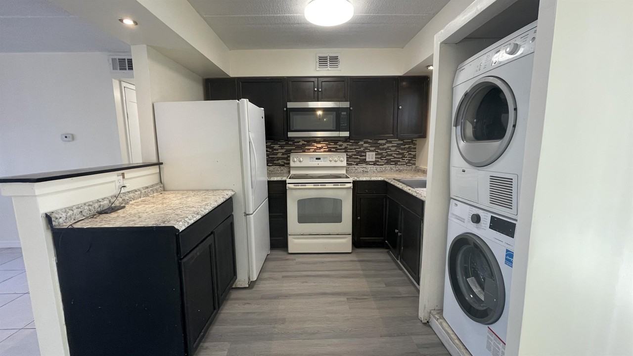 2800 E 113th Ave - Photo 2 of 14
