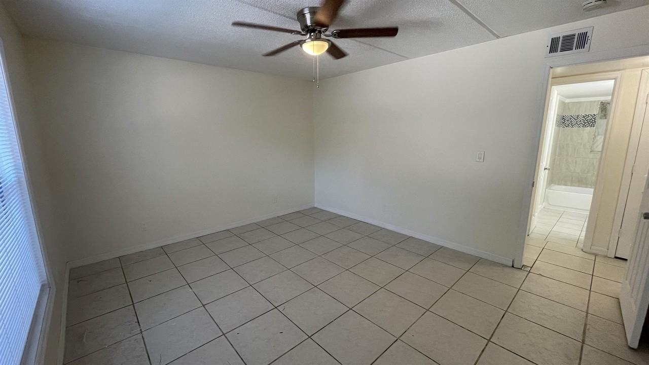 2800 E 113th Ave - Photo 7 of 14