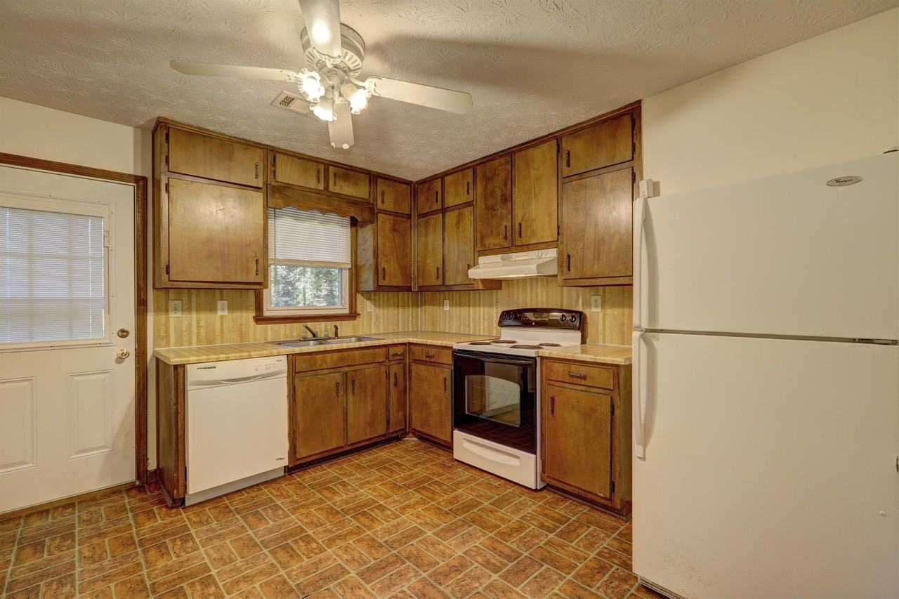 2233 Davis Road Southwest #1 - Photo 4 of 22