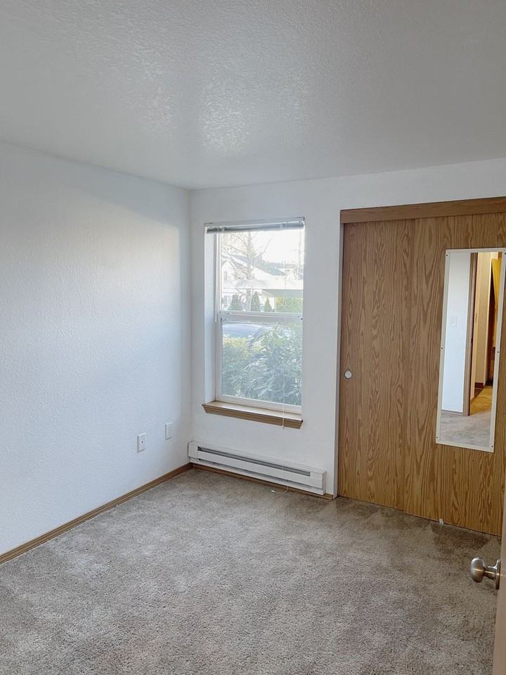 15370 Bangy Rd - Photo 7 of 14