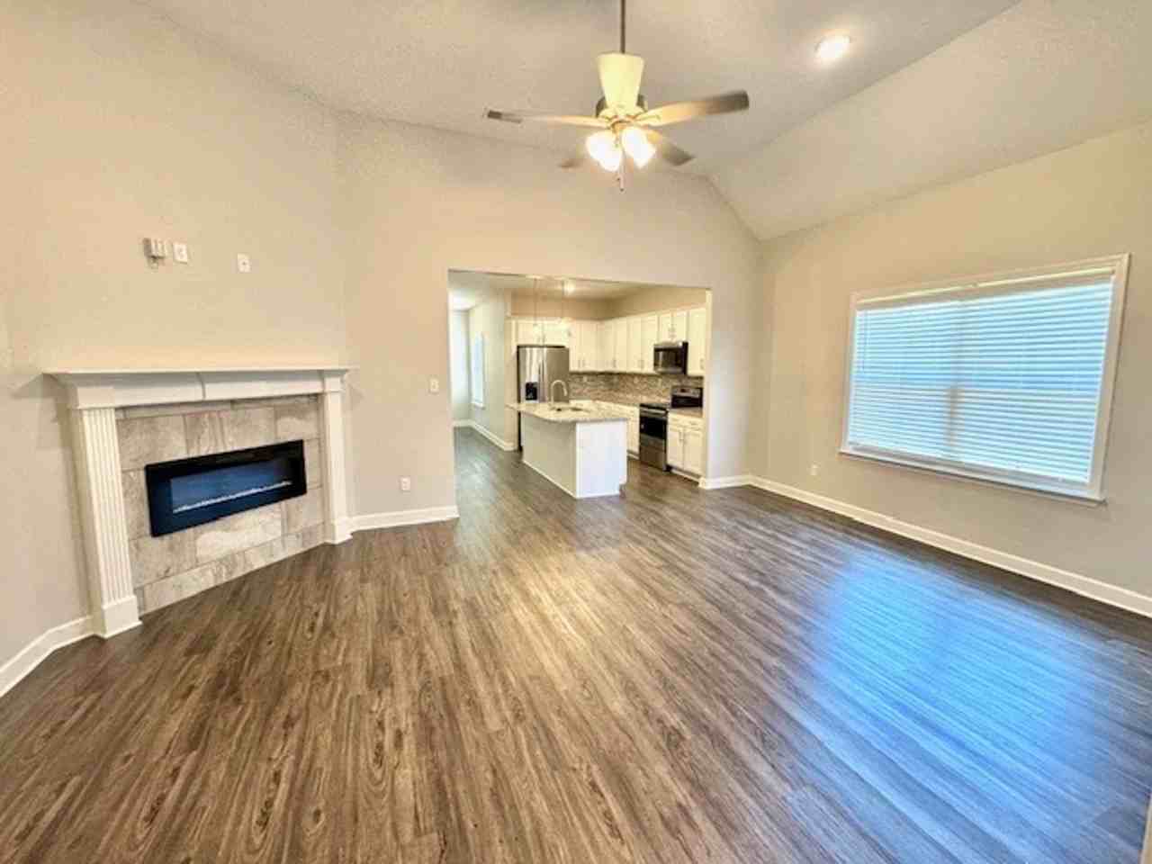 335 Azalea Dr - Photo 3 of 17