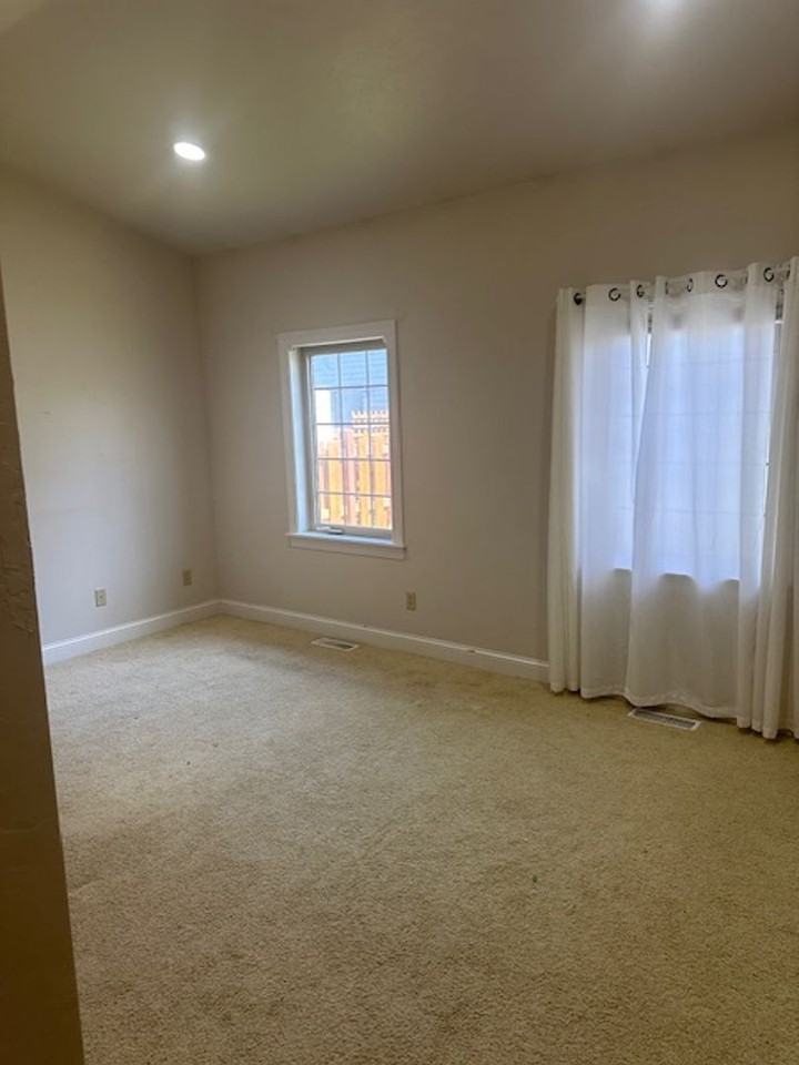 1050 Boylan Rd - Photo 2 of 10