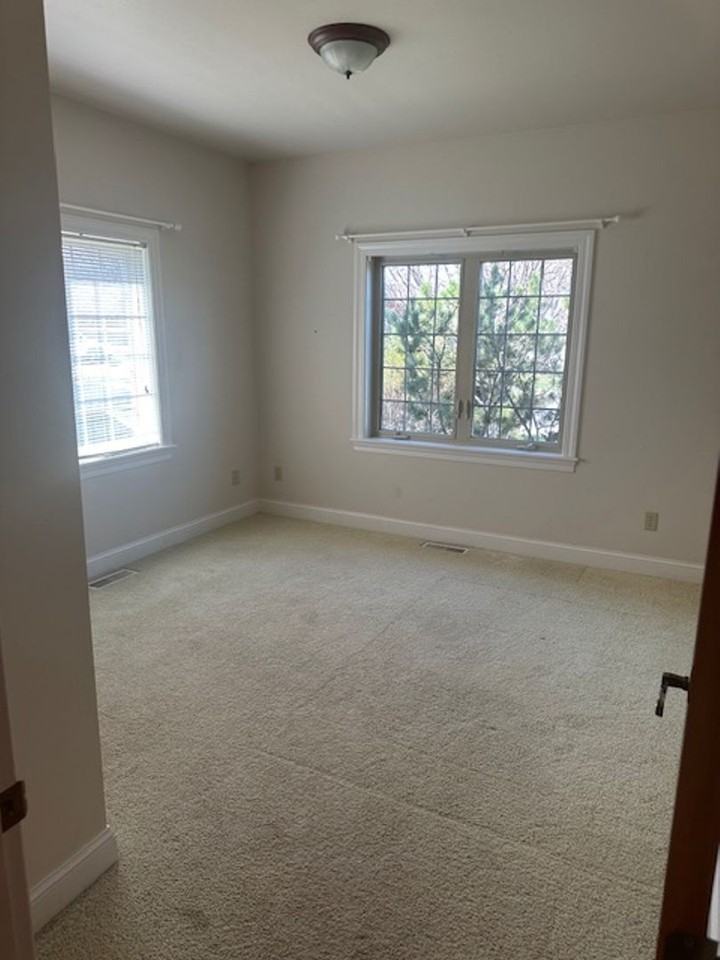 1050 Boylan Rd - Photo 5 of 10