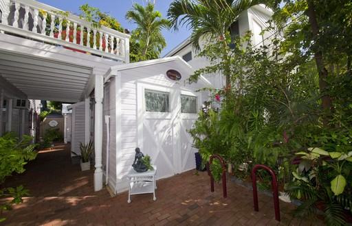 327 Margaret St