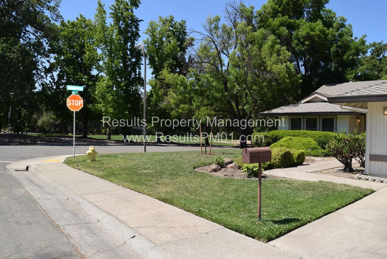 1000 Madden Ln - Photo 2 of 10