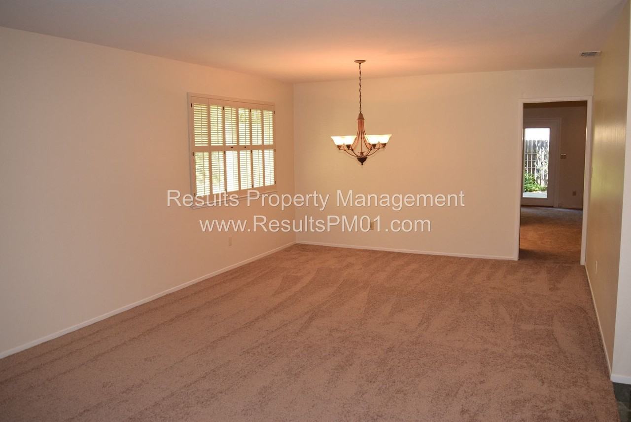 1000 Madden Ln - Photo 3 of 10