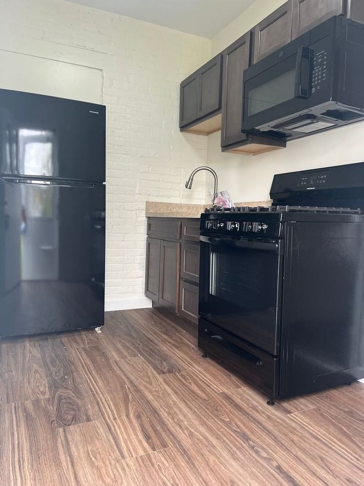 326 East Broad Street - Photo 2 of 13