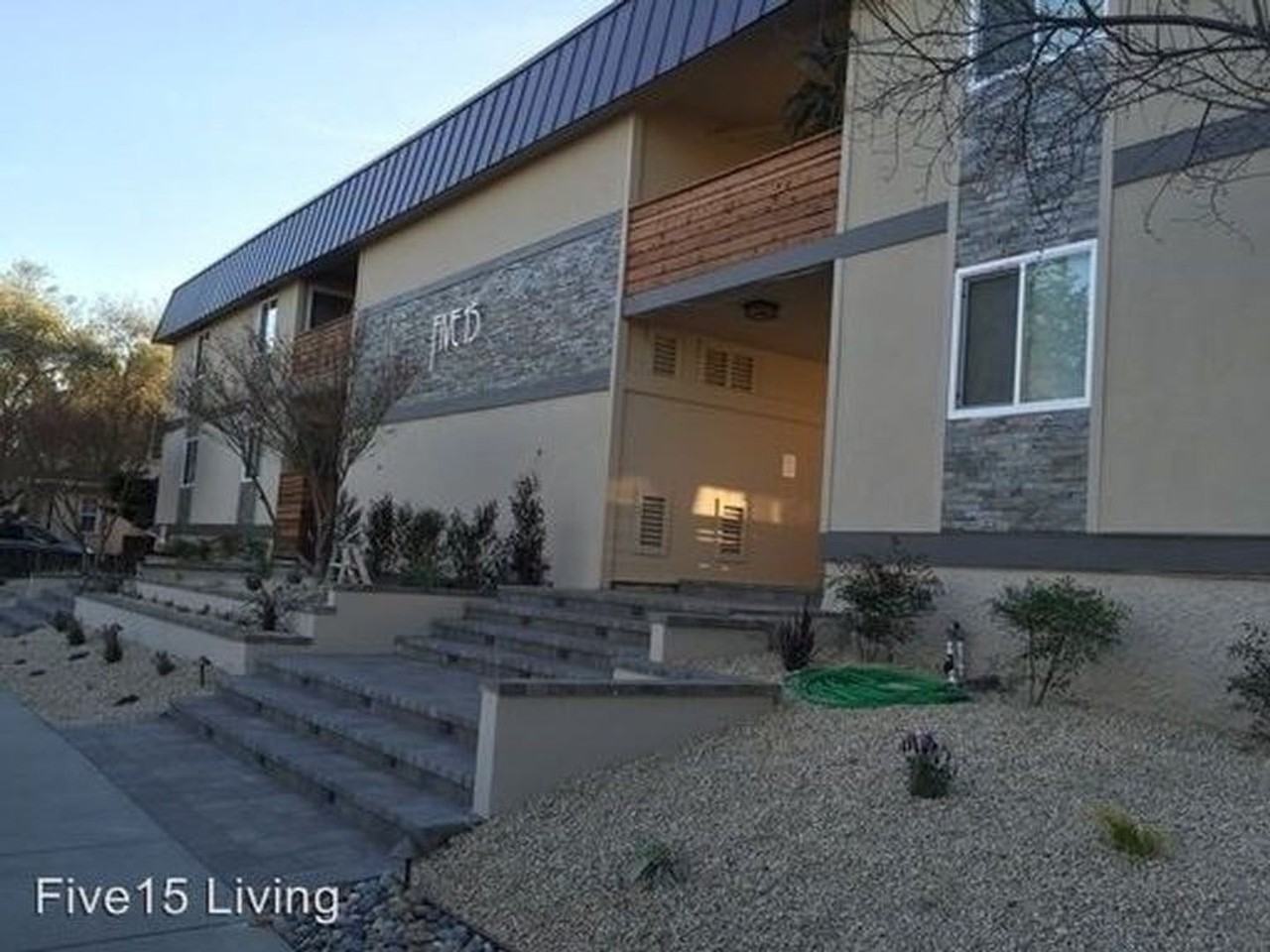 039 - Boynton Apts - Photo 2 of 8