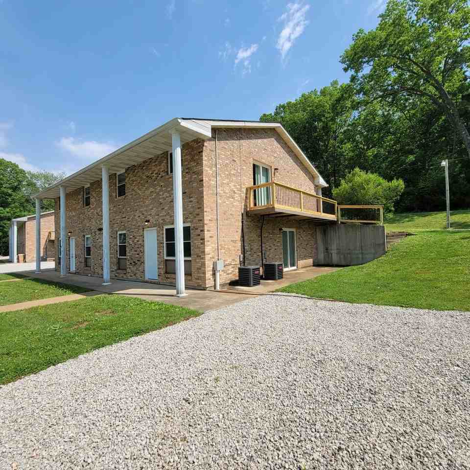 2BR-1BA Apartment - Marthasville, MO - Photo 2 of 14