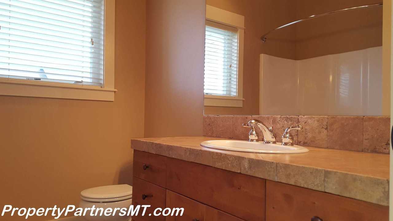 3157 Spring Ridge Dr - Photo 4 of 10
