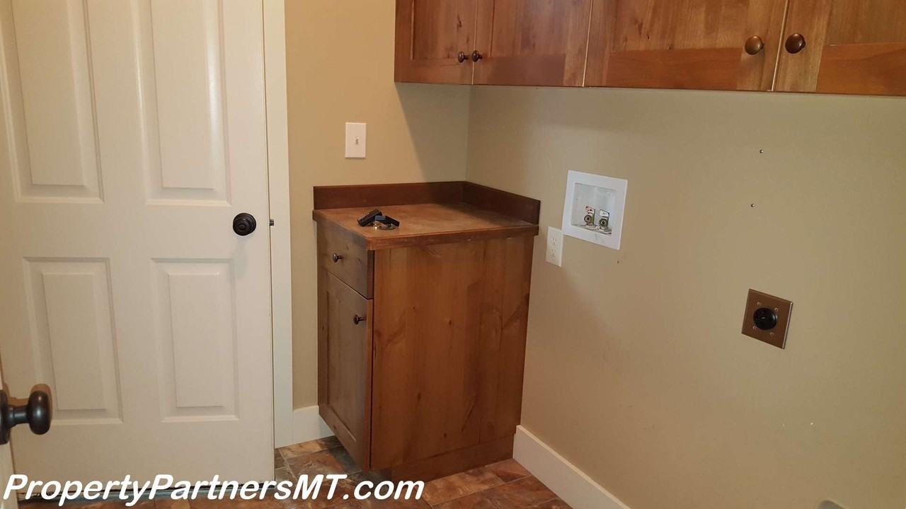 3157 Spring Ridge Dr - Photo 7 of 10