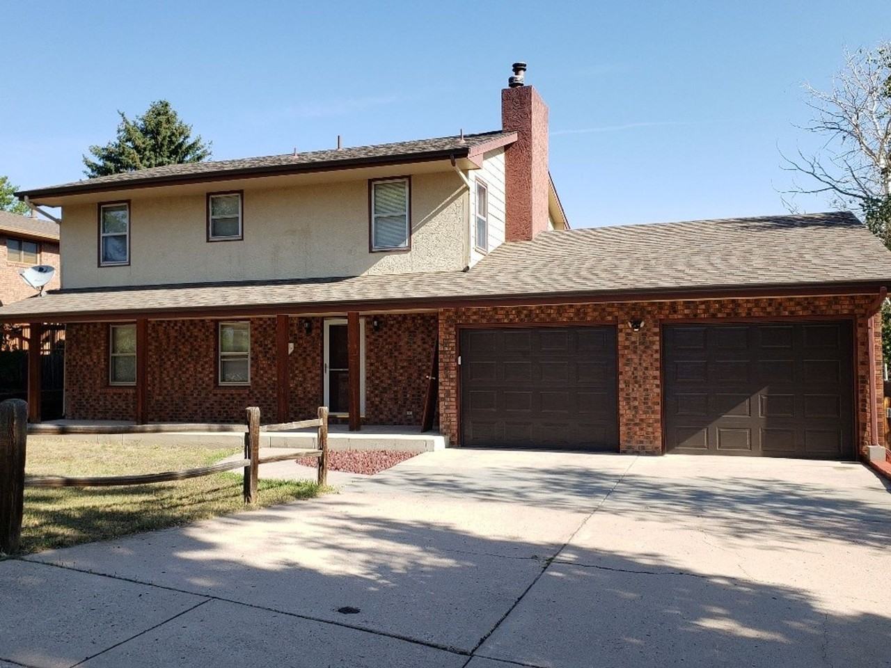 2212 Glenwood Cir - Photo 2 of 28