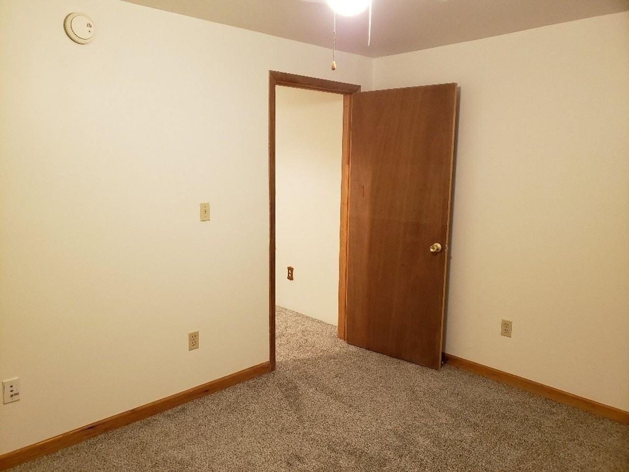 2212 Glenwood Cir - Photo 7 of 28