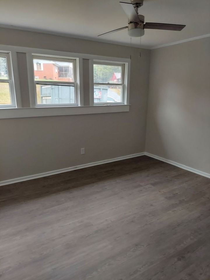 2721 Columbus Cir - Photo 3 of 5