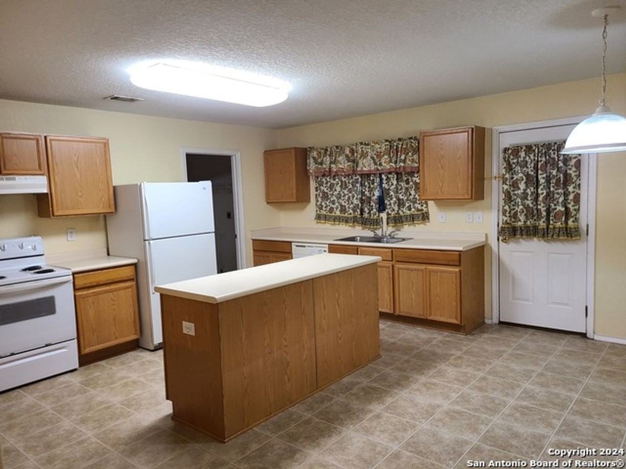 8911 Laguna Rio - Photo 4 of 12