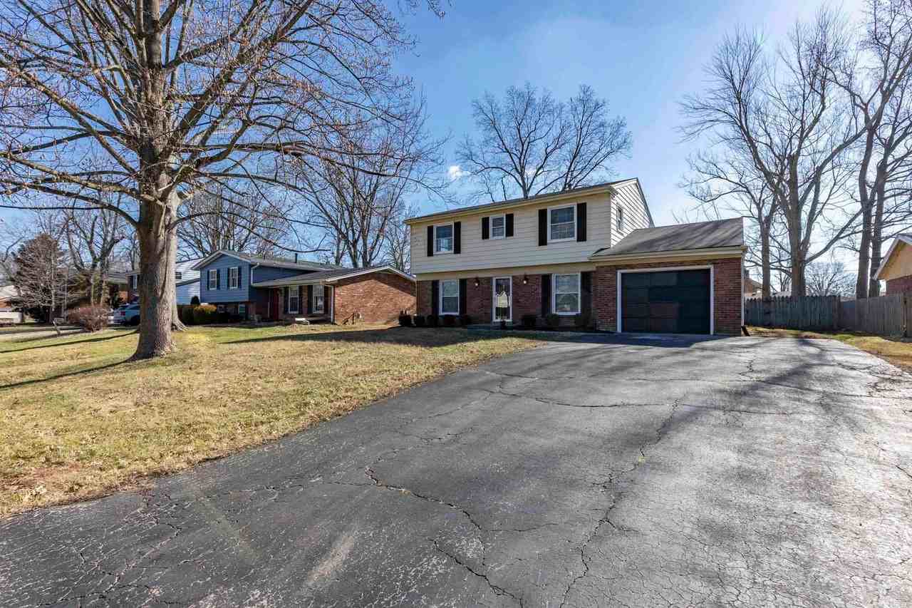 10112 Radford Rd - Photo 2 of 44