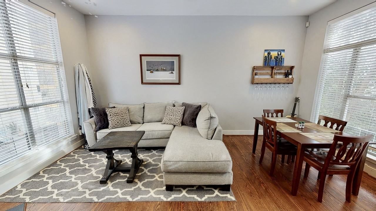 2061 Atherton Heights Ln - Photo 4 of 20