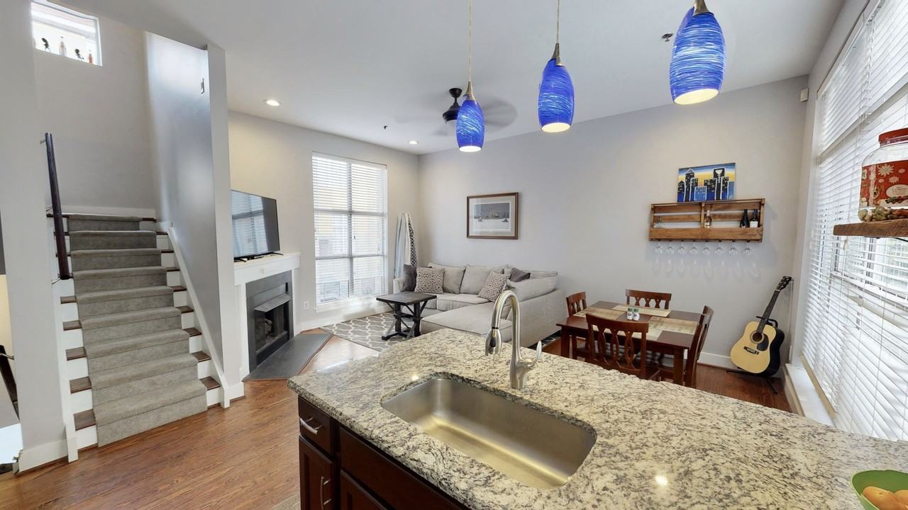 2061 Atherton Heights Ln - Photo 6 of 20