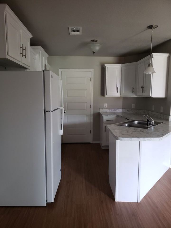 2101 Ingalls Ln - Photo 3 of 8