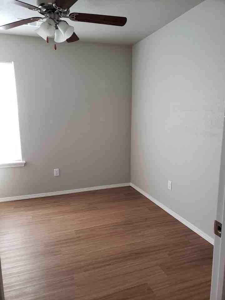 2101 Ingalls Ln - Photo 6 of 8