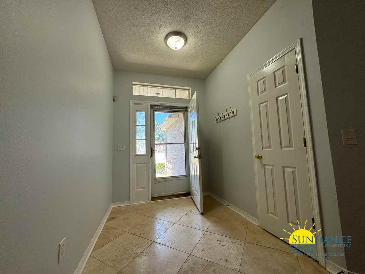 2036 Reserve Blvd - Photo 2 of 27