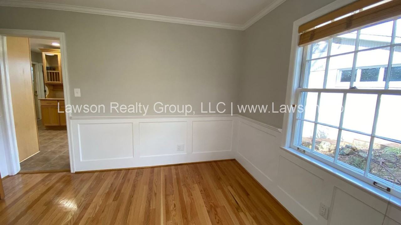 3125 Stoneridge Rd Sw - Photo 3 of 33