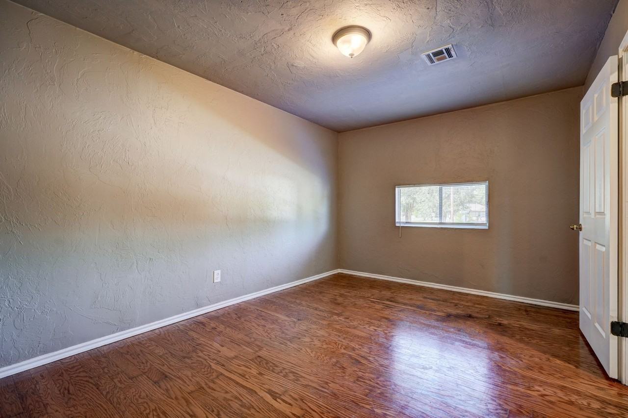 1824 Andover Ct - Photo 5 of 21