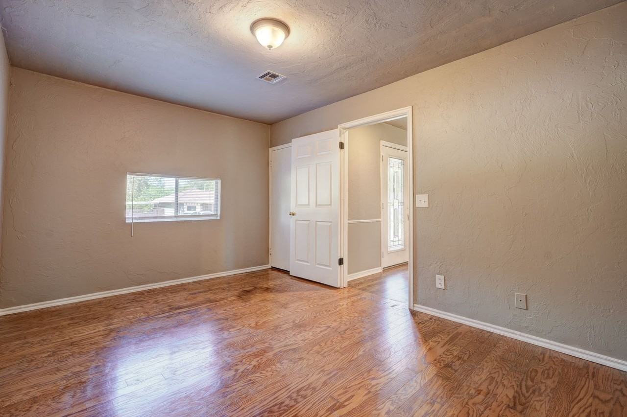 1824 Andover Ct - Photo 6 of 21