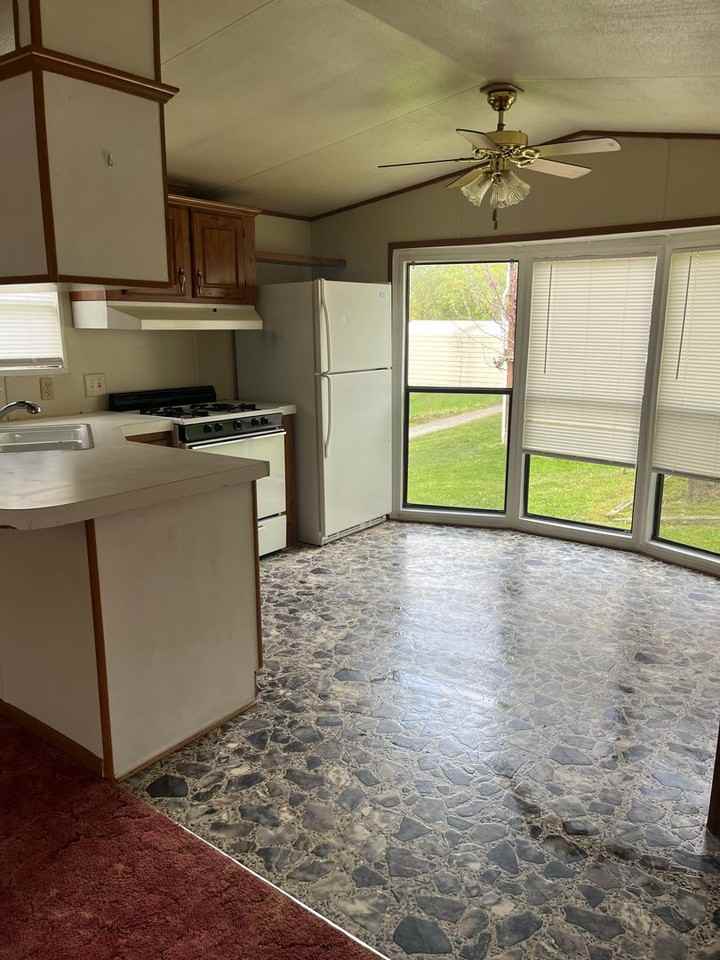 513A Kanawha St - Photo 2 of 8