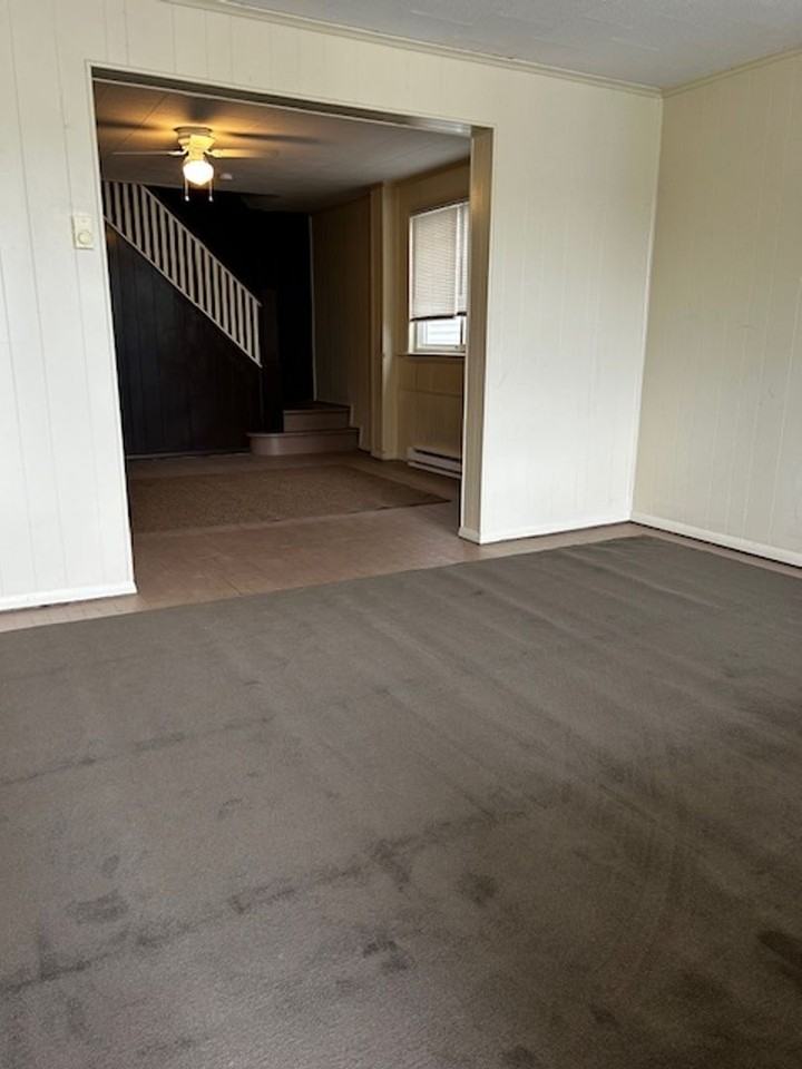 651 Pine Hill St - Photo 3 of 17