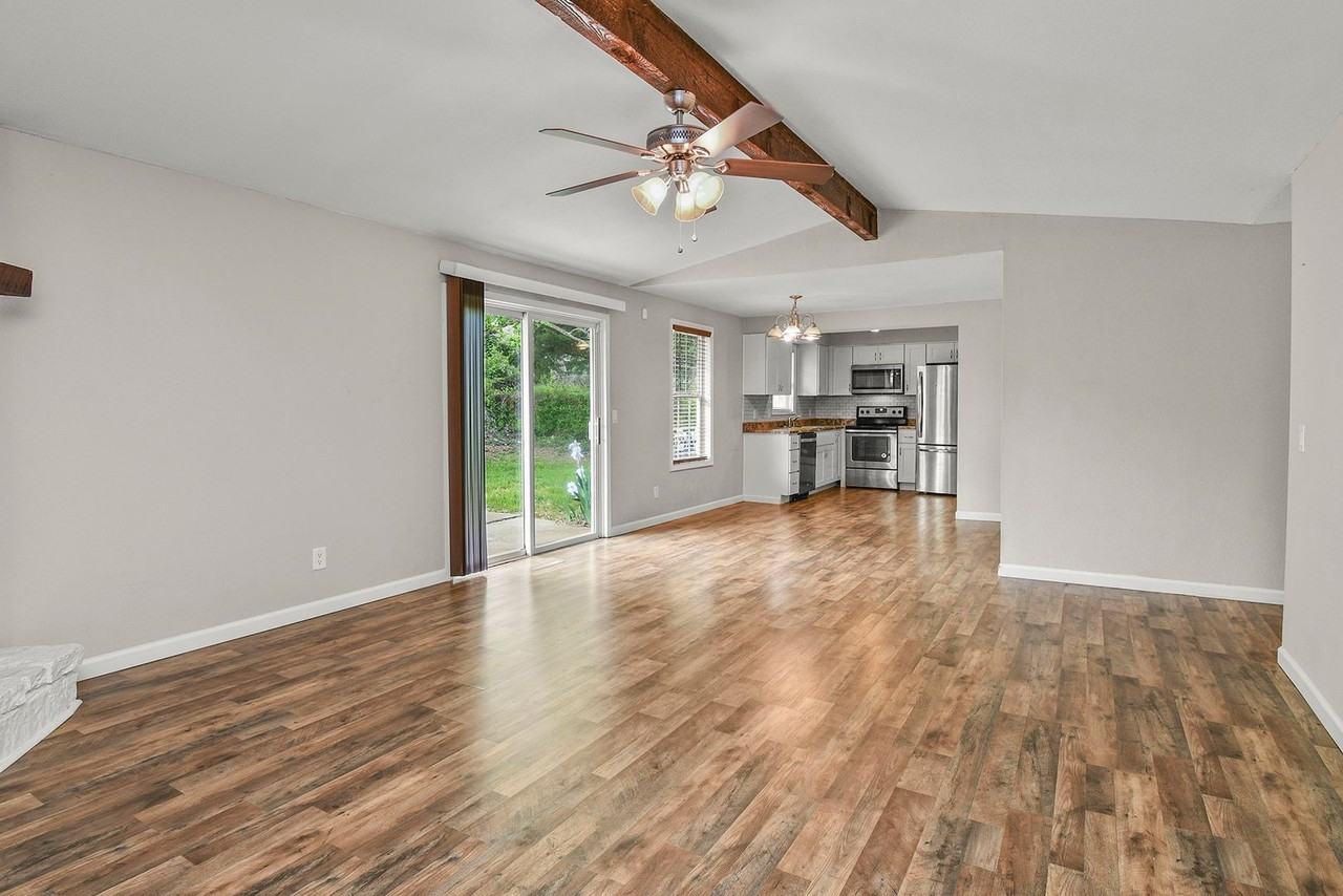 2626 W Hanover Dr - Photo 7 of 34